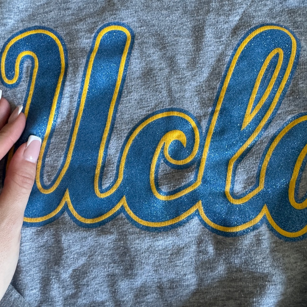 🫧 BOGO - 2012 PINK Victoria's Secret UCLA Crewneck Sweater - size large - Picture 3 of 6